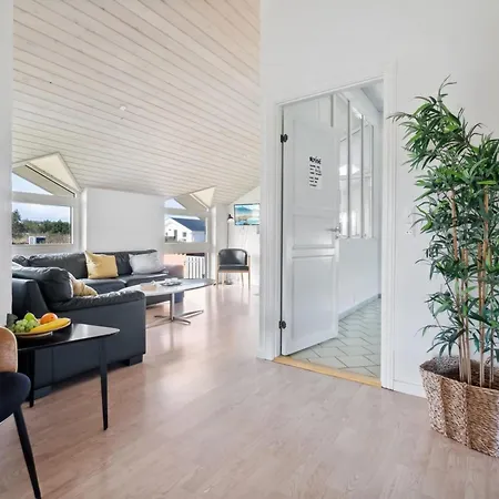 Jenvold - 600m From The Sea By Interhome